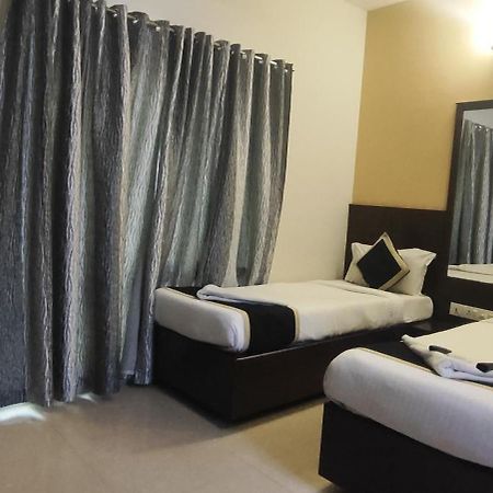 Sky Gate Hotel Near Apollo Main, Women'S & Children'S Us Consulate Sankara Netralaya Goethe Institute Prestigepalladium Shastri Bhavan Senmozhi Poonga Raj Ratnam Stadium Taj Coromandal India Oil Bhavan Dr Mohan'S Diabetics Vac Ченай Екстериор снимка